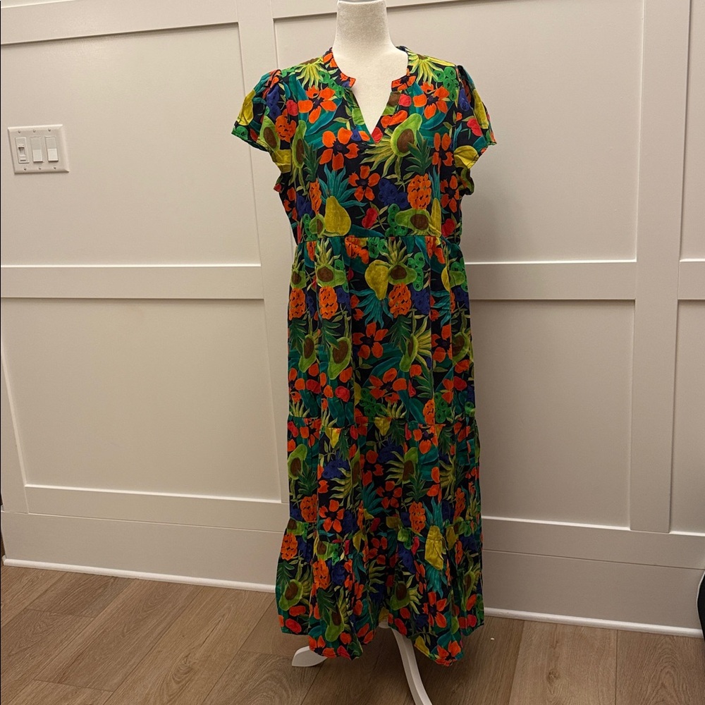 NWT BRITON COURT size XL. Short V-neck, bright colorful fruit & flower design. - Picture 3 of 10